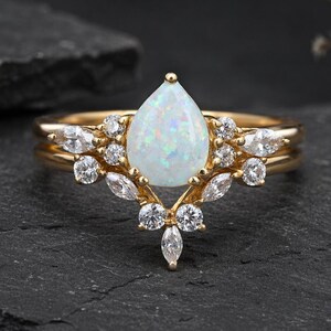 オパールとダイヤモンドのクラスターリングセット、14Kゴールド、ペアシェイプオパールの婚約指輪、10月の誕生石リング、ヴィンテージスタイルのブライダルリング
