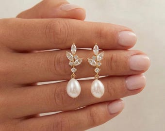 Diamond Pearl Drop Earrings,Freshwater Pearl Earrings,Crystal Bridal Earrings,Gold Leaf Diamond Earrings,Wedding Earrings,Bridesmaid Gift