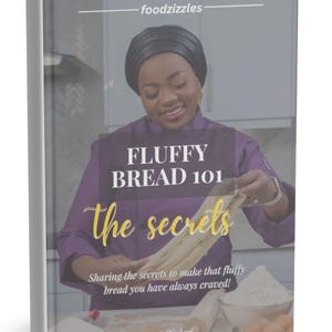 Puede incluir: Portada del libro "FLUFFY BREAD 101" con el texto "the secrets". La portada muestra a una mujer con una chaqueta de chef morada, trabajando con masa. La autora es Azeezat Ojulari. El libro trata sobre cómo hacer pan esponjoso.