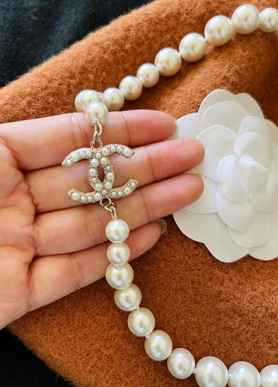 Vintage Chanel Graduated Pearl Necklace With Crystal CC Logo