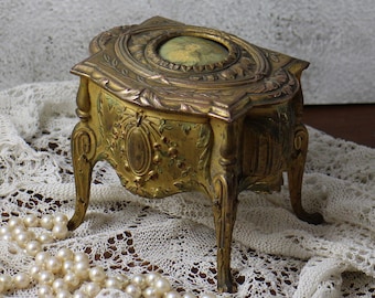 Antique French Jewelry Box 19th Century – Ornate Gilded Metal with Portrait & Silk Interior - 19世紀 フランス製 アンティーク ジュエリーボックス