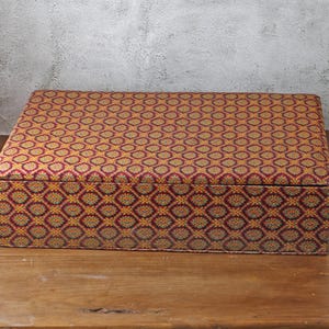 Vintage Franse naaidoos - Franse Provençaalse doos - met stof beklede opberger met vakken