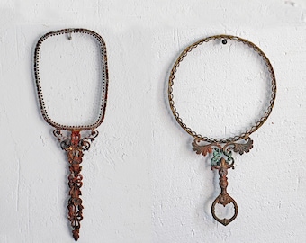 Marcos de espejos antiguos de metal ornamentado: marcos de exhibición victorianos