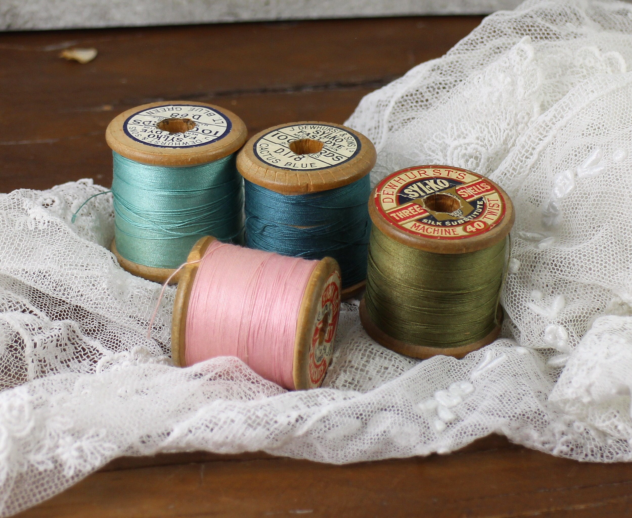 10 Vintage Wooden Spools. Random Selection of Wood Thread Spools in Various  Sizes for Crafts, Farmhouse Decor, Prairie Art 
