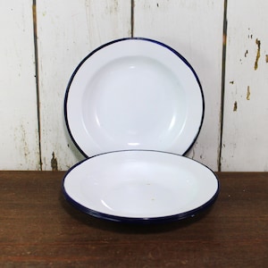 4 Vintage Enamel plates, white enamel with black rim - Enamelware plates