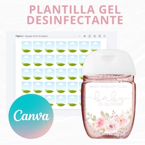 Puede incluir: Un frasco de gel desinfectante de plástico transparente con tapa blanca, que presenta una etiqueta con ilustraciones florales rosas y el texto 'BABY SHOWER ELISA baby IN BLOOM'. Detrás hay una hoja digital de pequeñas pegatinas.