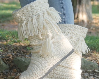 Crochet Boots Pattern-------NEW!  FRINGE MUKLUKS-------- wear them outdoors------streetwear-----warm and cozy womens size 5-10