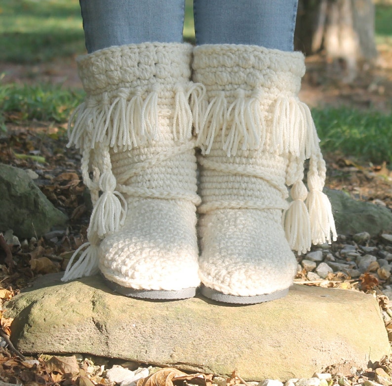 Patrón de botas de crochetNUEVO FRINGE MUKLUKS úselos al aire libreropa de callecálido y acogedor talla de mujer 5-10 imagen 3