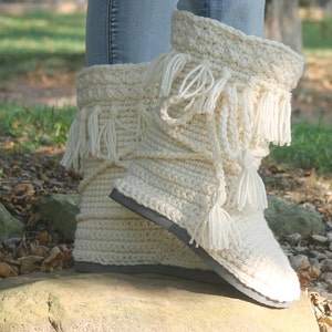 Patrón de botas de crochetNUEVO FRINGE MUKLUKS úselos al aire libreropa de callecálido y acogedor talla de mujer 5-10 imagen 2