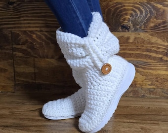 Crochet Pattern BUTTON STRAP BOOTS slipper boots slippers optional outdoor sole - sturdy and free standing