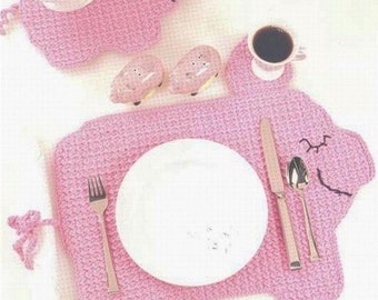 Crochet Pattern Placemats---------PIGGIE PLACEMATS and Matching TRIVETS