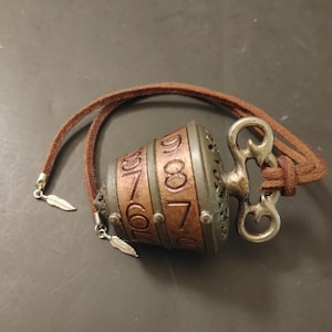 Contador de vida de adivinhação do Sensei para D&D e Magic the Gathering pintado à mão com pequeno cordão