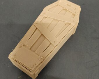 Small Dice Casket for gaming or halloween measure over 5 inches and the top pops off.