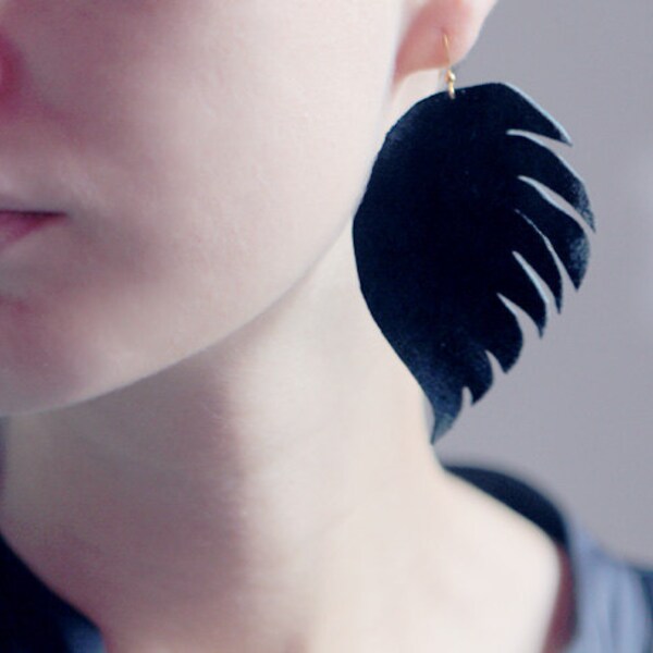 Leather leaves earrings