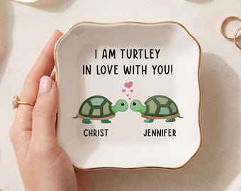 Plato de cerámica personalizado para joyería con forma de pareja de tortugas, regalo divertido de "Turtley in Love", regalo de aniversario, regalo de San Valentín, recuerdo de compromiso
