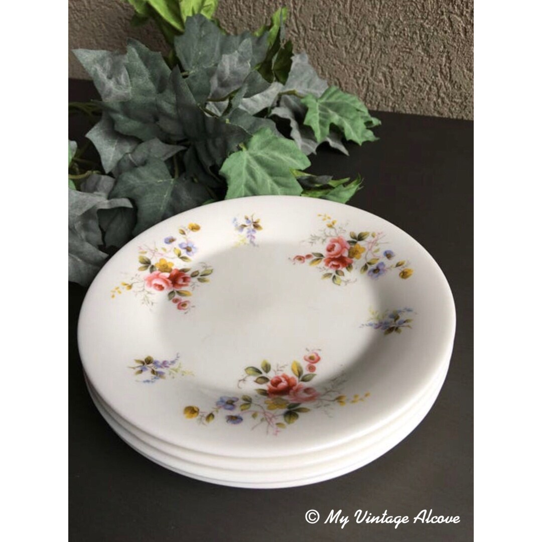 Floral Dessert Plates, Flower Plates, Floral Plates, Vintage Bread and