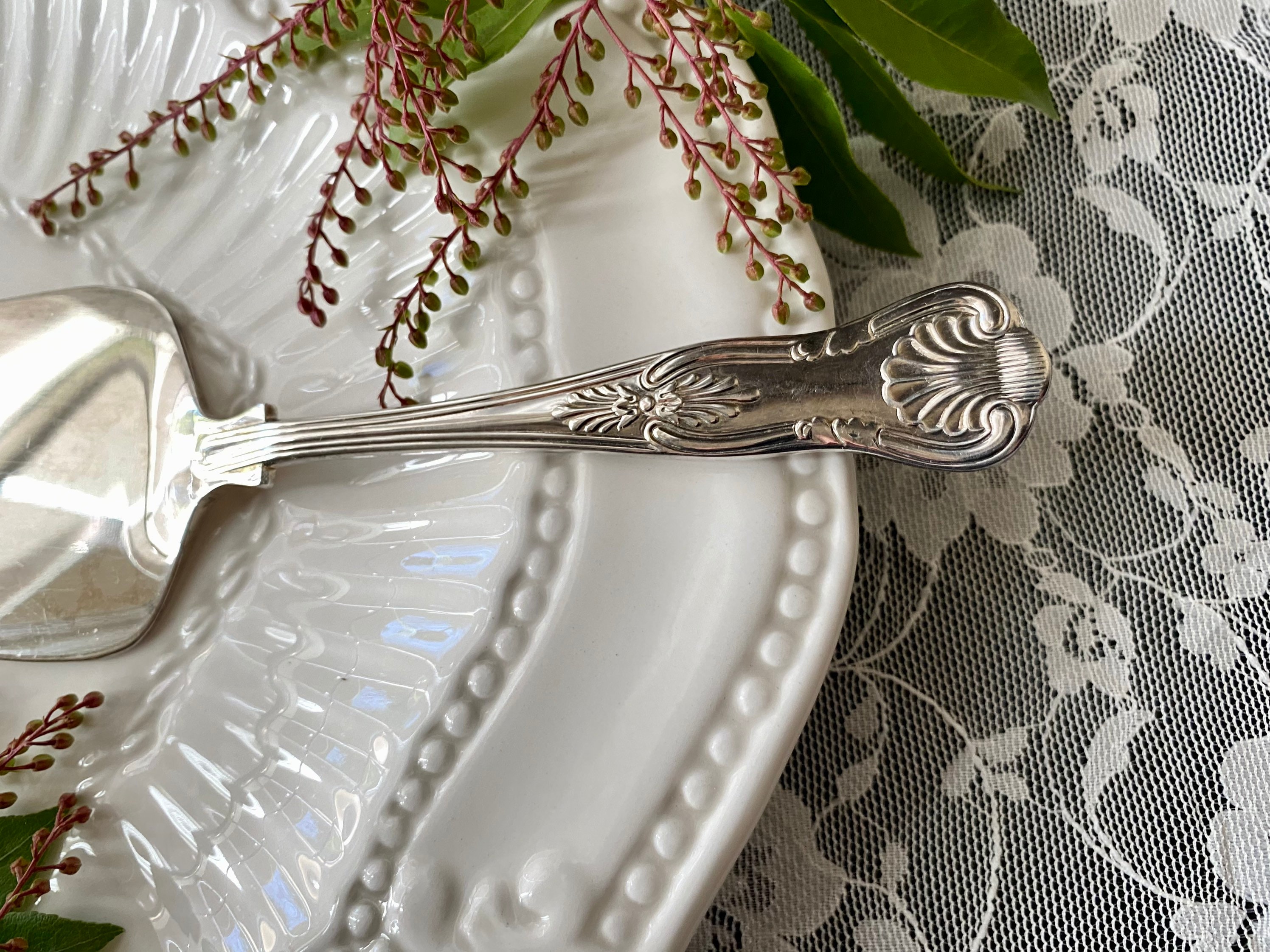 A Harley Pattern Stainless Steel Pie/Cake Server Gift Boxed