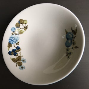 Informal Iroquois Blue Vineyard Serving Bowl Ben Seibel