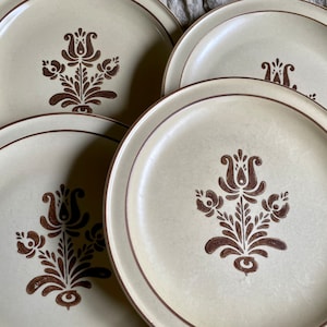 Pfaltzgraff Stoneware Dinner Plates, Pfaltzgraff Village Dishes