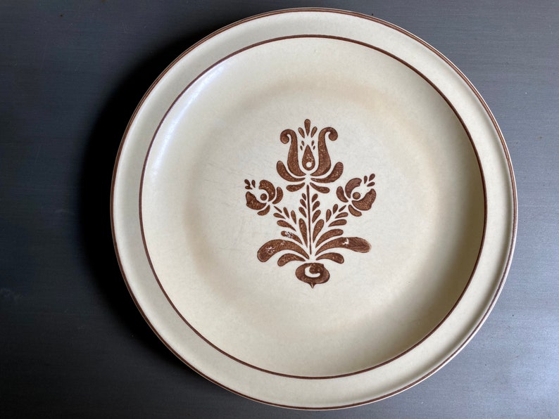 Pfaltzgraff Village Dinner Plates - Thumbnail 3