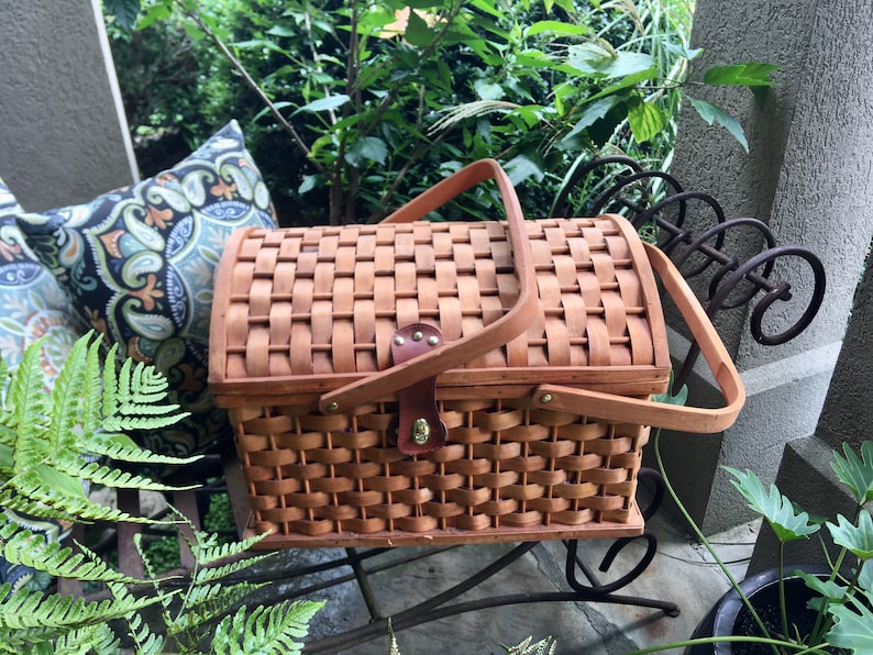 Picnic Basket For Four, Picnic Basket With Dishes image 3