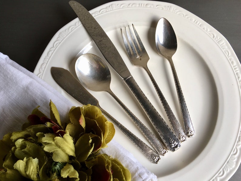 Oneida BORDEAUX Prestige Silver Plate 1945 Silverware Flatware CHOICE