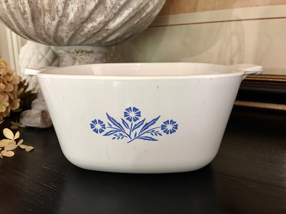 CORNINGWARE BLUE FLOWERS CORNFLOWER 2QT CASSEROLE BAKING DISH WITH