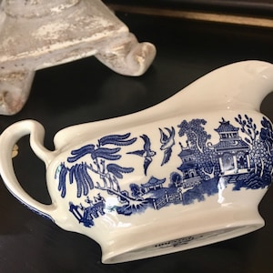 Churchill Blue Willow Gravy Boat, Blue and White Gravy Boat