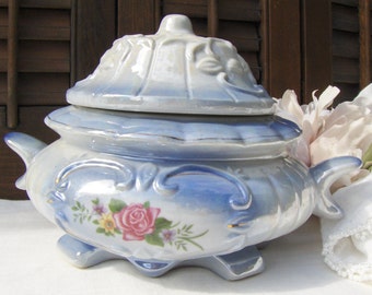 Blue Porcelain Dresser Box, Vintage Porcelain Storage Box, Blue and Pink Vanity Box, Vanity Storage Box