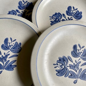 Assiettes plates Pfaltzgraff Yorktowne, assiettes plates Pfaltzgraff, assiettes plates Pfaltzgraff bleues
