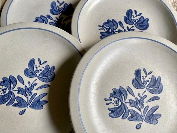 Stitch Row Ceramic Plates