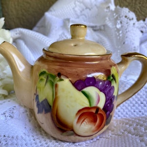 Individual Teapot, Lefton Teapot, Single Serving Tea Pot, Small Tea Pot, Mini Teapot, Vintage Miniature Teapot