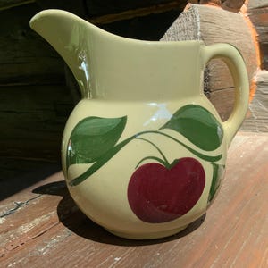 Apple Pitcher - Ice Lipped Pitcher - Watt Pottery - Country Kitchen Decor - Vintage - Rare
