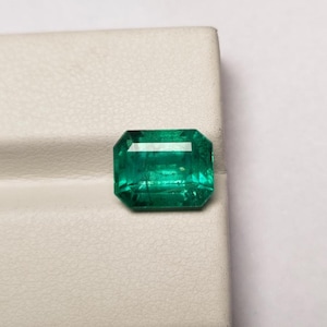 Zambian Emerald Gemstone: 3.80 Carat Untreated Transparent Green Emerald Cut 10x8 mm Approx.