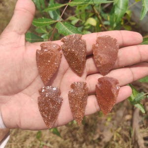 Bulk Red Goldstone Arrowheads – Sparkling Crystal Arrows for Jewelry & Healing
