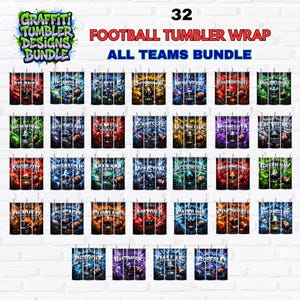 Peut inclure: Ensemble de 32 wraps pour gobelets de football, chacun avec un design unique aux couleurs et logos des équipes. Les wraps présentent diverses équipes de la NFL, avec un style graphique audacieux. Le texte "Football Tumbler Wrap All Teams Bundle" est affiché.