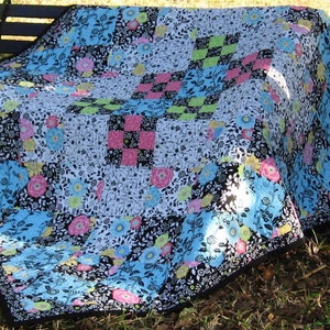 Boho Bed or Throw Quilt with Two Matching Pillow Shams, Reversible Two Quilts in One, 55x64 image 2