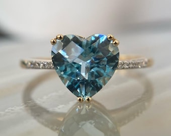Anillo de diamantes azul con talla corazón / Anillo de compromiso minimalista de oro delicado