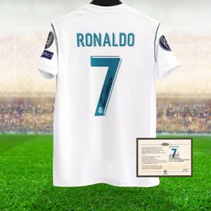 Signed Cristiano Ronaldo Real Madrid 17-18 Jersey + COA