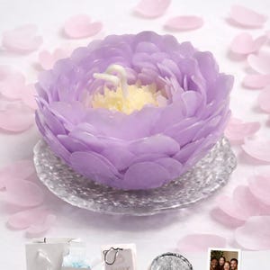 Lilac Peony Beeswax Scented Candle, High Craftmanship, Gift Ready