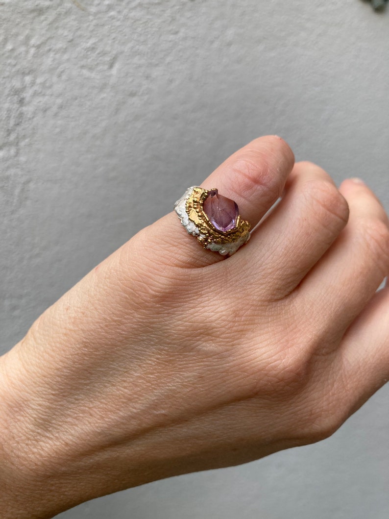 Mind Clarity silver ring with lavender amethyst in gold-plated setting image 9