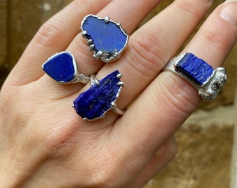 Lago - reticulated silver ring with lapis lazuli