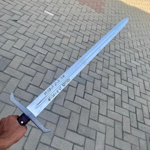 Handgeschmiedete Excalibur Nachbildung | Full-Tang Langschwert aus Kohlenstoffstahl mit Scheide| Mittelalterliches Fantasy-Schwert für Cosplay, Display & Geschenk für Ihn