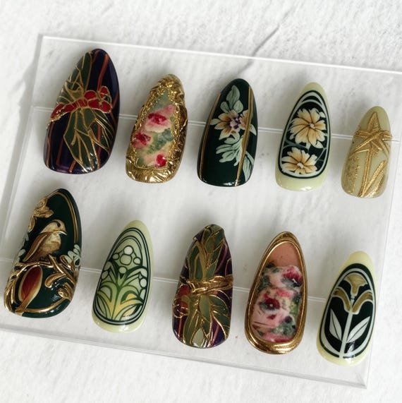 Art Nouveau Press On Nails – Handmade Dark Green Floral Nail Set, Elegant Gold Accent Nails, Vintage Botanical Design, Custom Reusable Nail