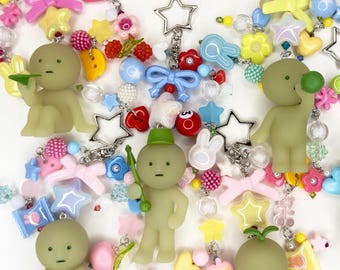 Llavero auténtico Smiski hecho a mano.