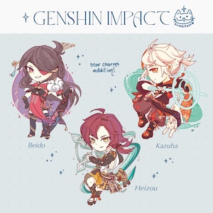 Puede incluir: Ilustración de tres personajes de estilo anime de Genshin Impact: Beido, Kazuha y Heizou. Los personajes están representados con atuendos y accesorios detallados, sobre un fondo azul claro con estrellas. El texto incluye "GENSHIN IMPACT" y "star charms addition!"