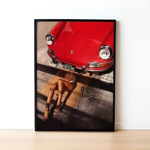 Retro-inspirierte Vintage Auto Kunstdruck, lebendige rote Auto-Mode-Fotografie, digitaler Download, perfekt für Man Höhle, Auto-Enthusiast Dekor