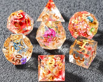 Floral handmade resin sharp edge dnd dice set with real flowers for DnD, D&D, Dungeons and Dragons, RPG dice