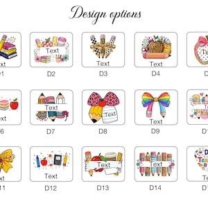 Puede incluir: Una cuadr&iacute;cula de quince etiquetas rectangulares etiquetadas de D1 a D15, cada una con coloridas ilustraciones de tem&aacute;tica escolar que incluyen l&aacute;pices, manzanas, libros y lazos. Cada etiqueta incluye un &aacute;rea designada para texto personalizado.