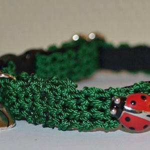 Ladybug Safety breakaway ultra soft crochet Green Cat collar w/ sweet red ladybug unique crochet soft adjustable breakaway cat collar image 1